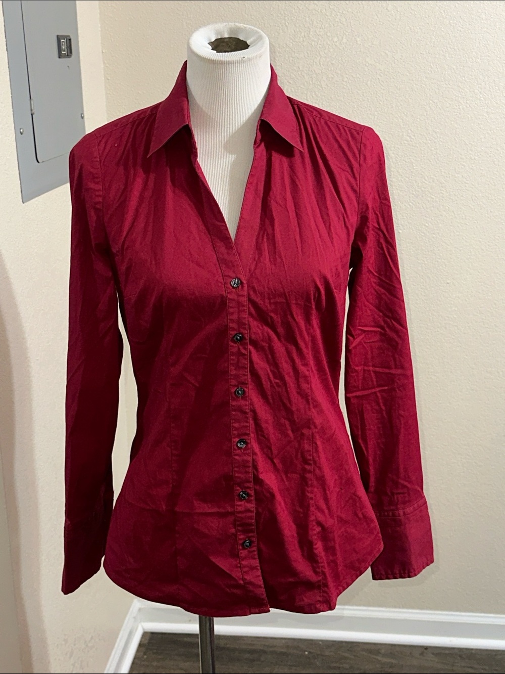 Express Fitted Button-Down Shirt in Deep Wine